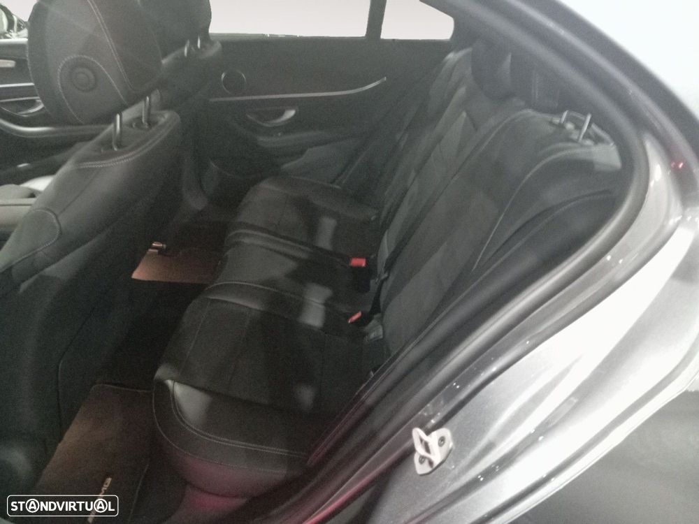 Mercedes-Benz E 220 d AMG Line - 13