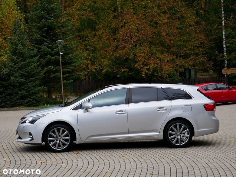 Toyota Avensis Touring Sports 1.8 Executive - 10