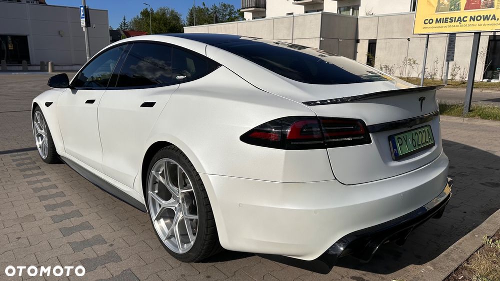 Tesla Model S - 6