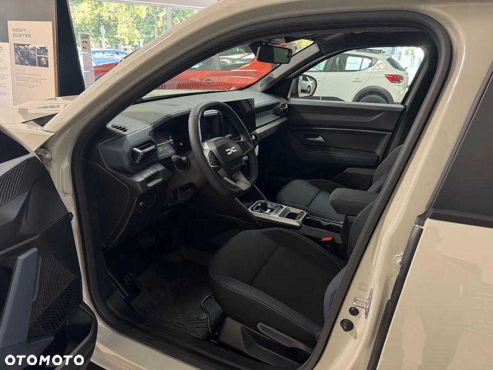 Dacia Duster 1.8 Full Hybrid 155 Journey MMT - 9