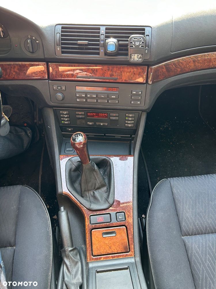 BMW Seria 5 528i - 12