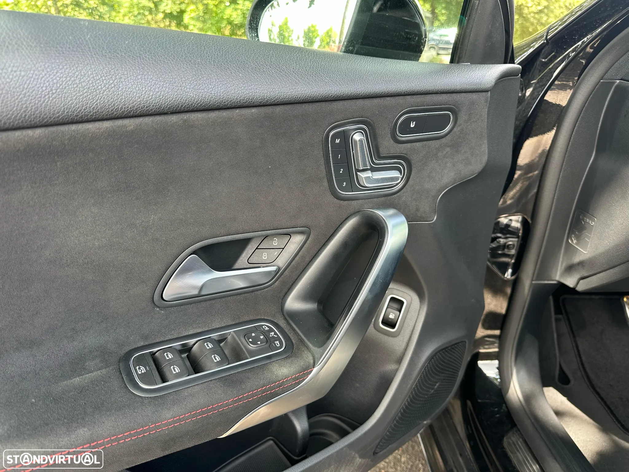 Mercedes-Benz A 250 e AMG Line - 19