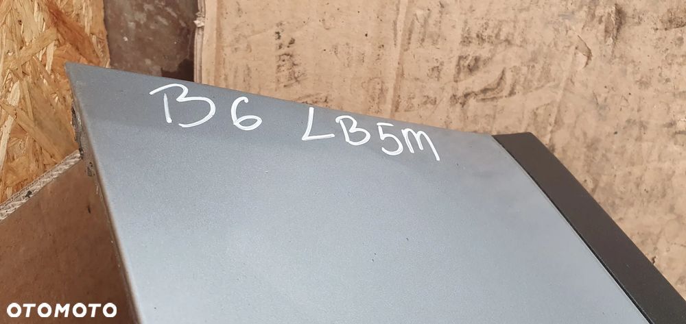 Zderzak przód przedni kompletny VW Passat B6 LB5M - 10