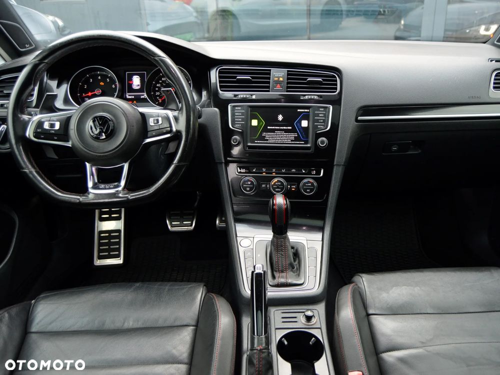 Volkswagen Golf - 9
