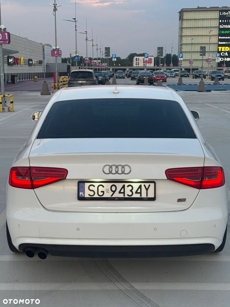 Audi A4 Limousine - 5