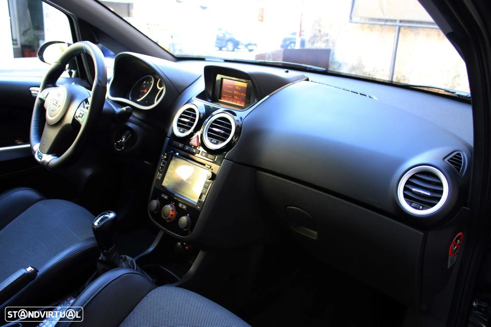 Opel Corsa 1.6 Turbo OPC - 31