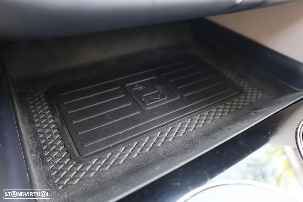 Bentley Bentayga V8 Azure - 51