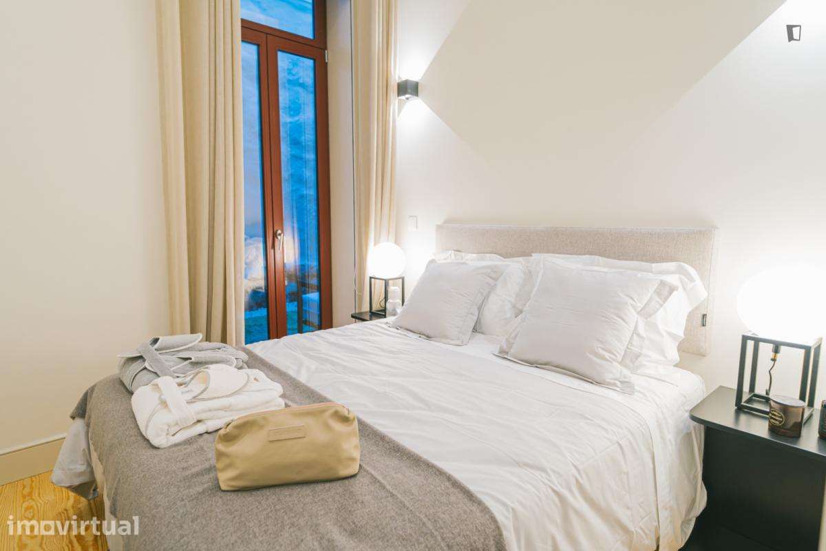 Apartamento com 2 quartos - localizado em Santo Ildefonso Porto - Grande imagem: 2/44