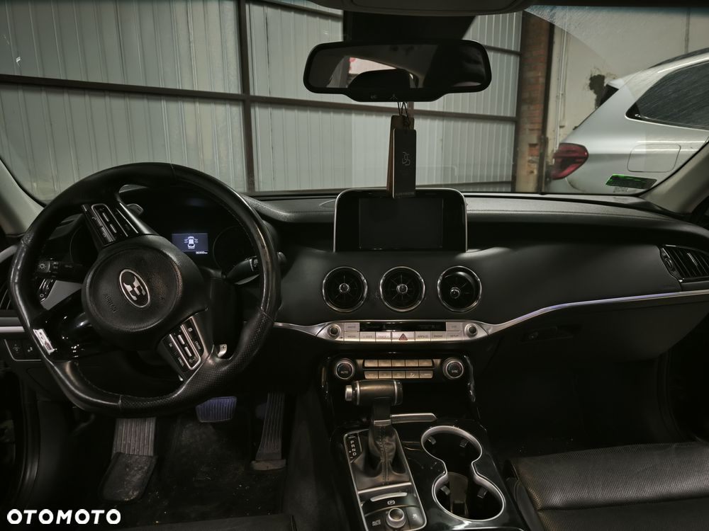 Kia Stinger 2.0 T-GDI GT Line - 10