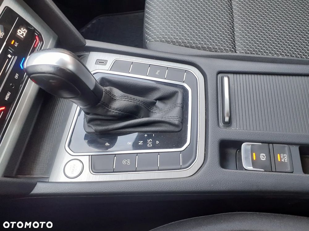 Volkswagen Passat - 20