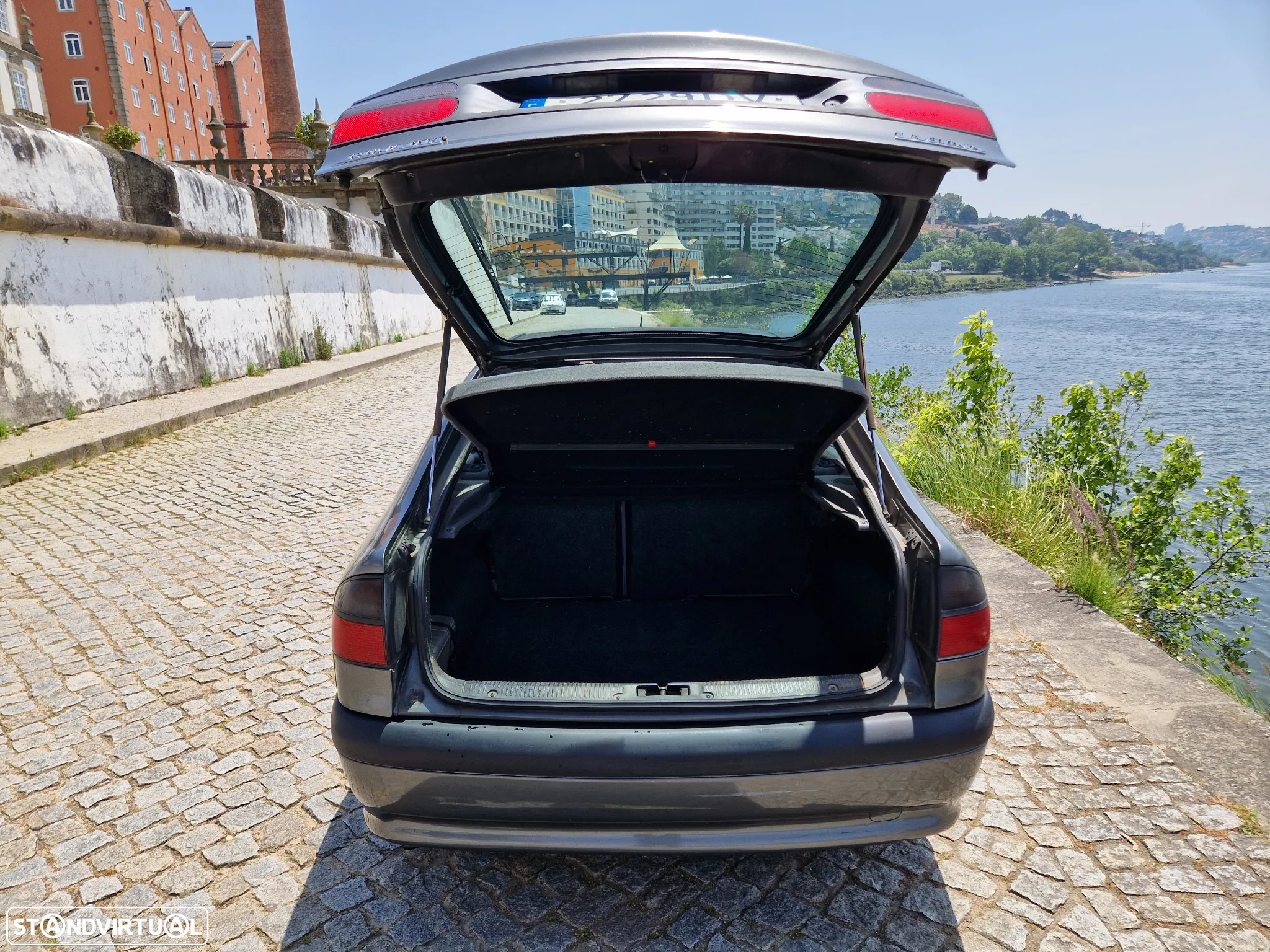 Renault Laguna 1.8 RXE - 17