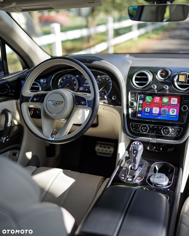 Bentley Bentayga W12 Mulliner - 24