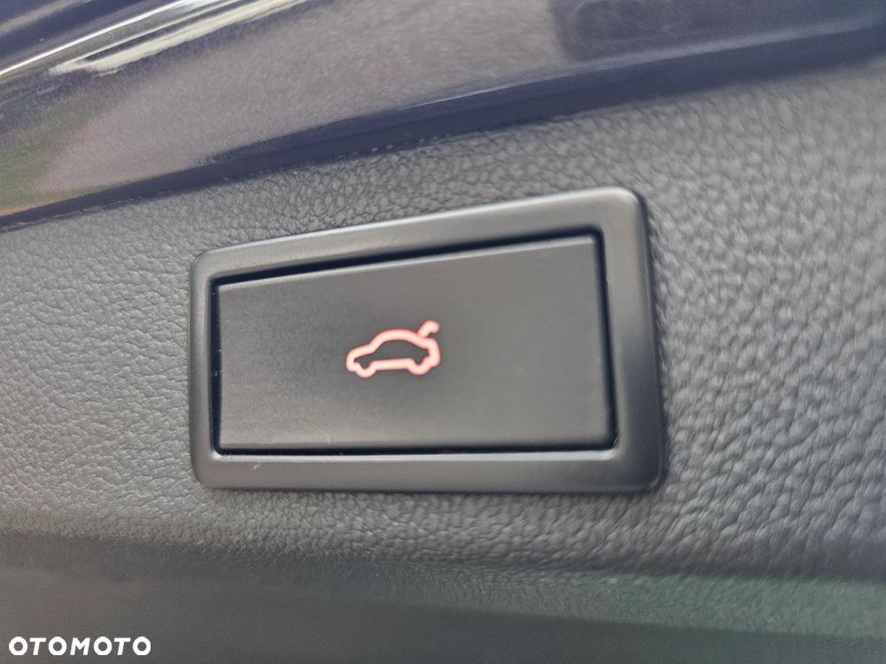 Skoda Superb 2.0 TDI DSG Premium Edition - 31