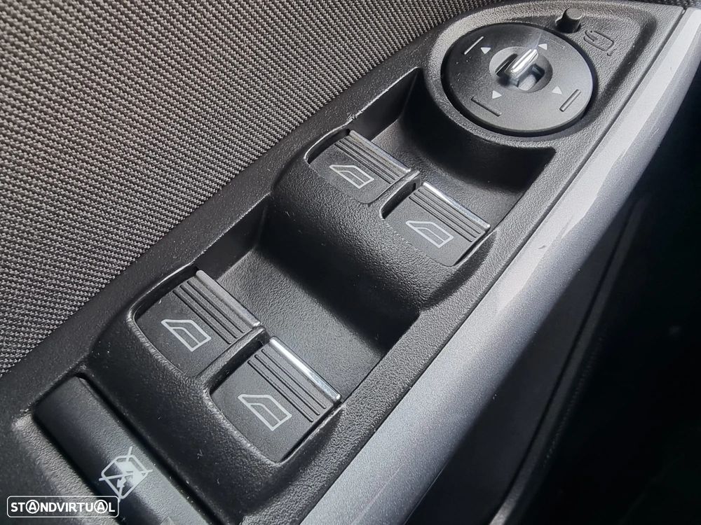 Ford Focus 1.6 EcoBoost S&S Titanium - 12