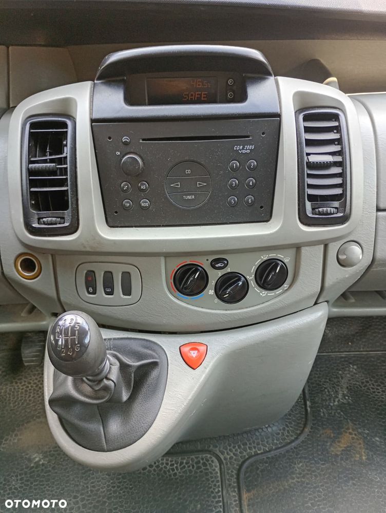 Opel Vivaro - 10