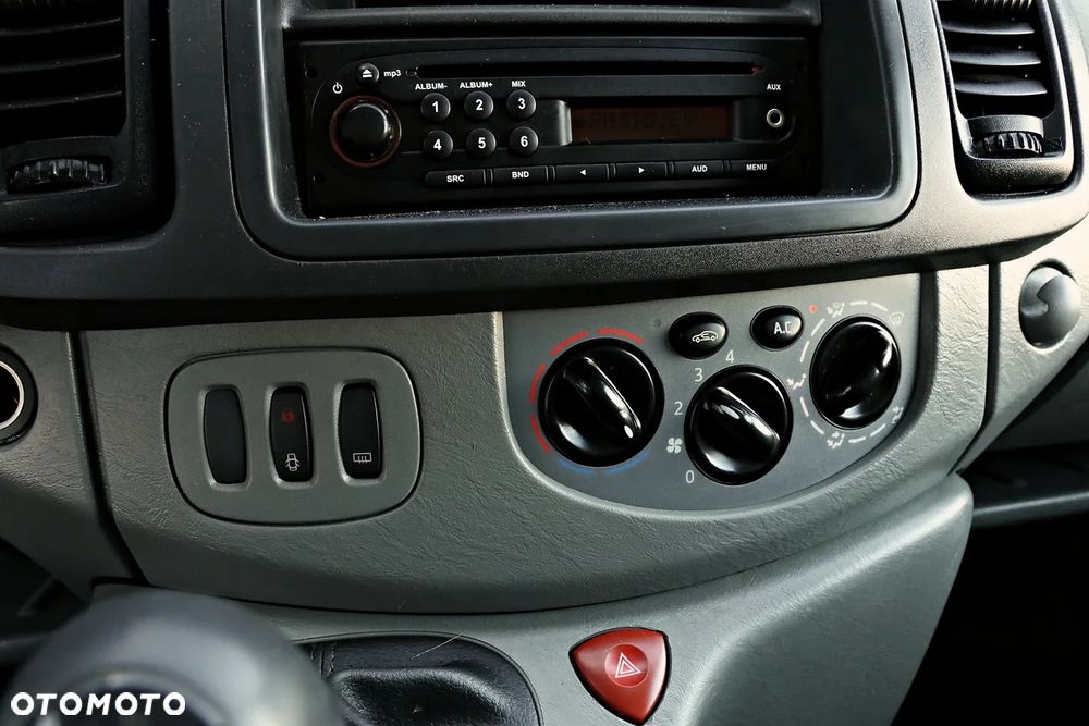 Opel VIVARO - 31