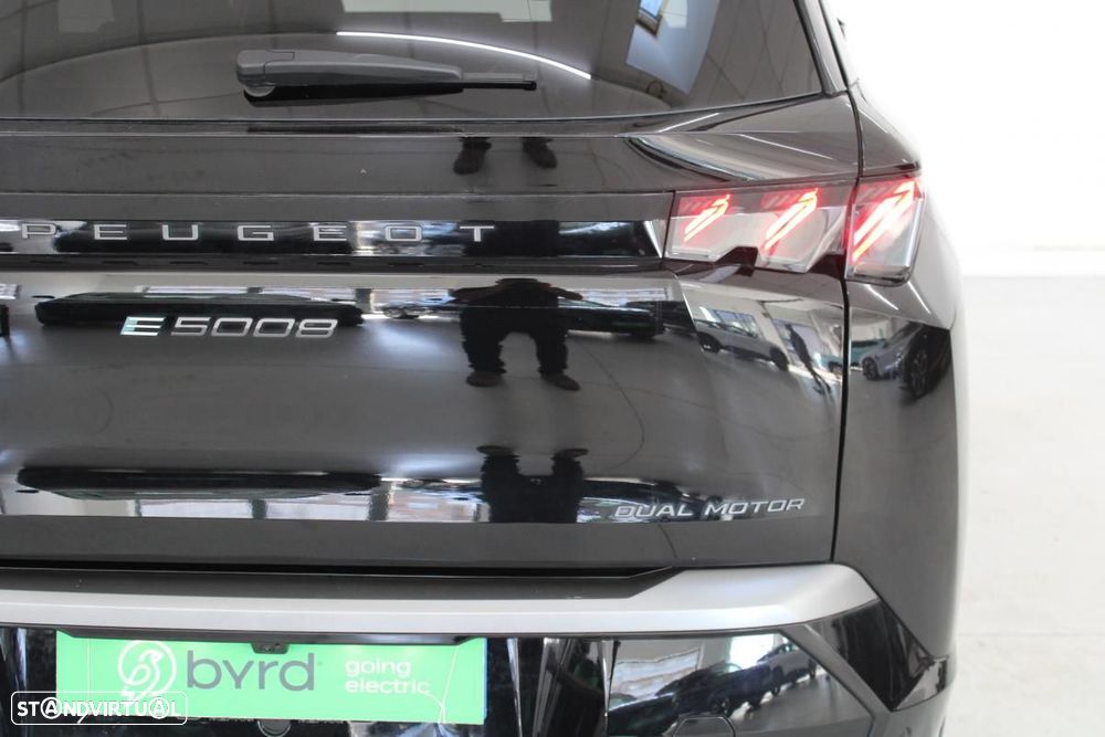 Peugeot E-5008 73 kWh Dual Motor GT - 8