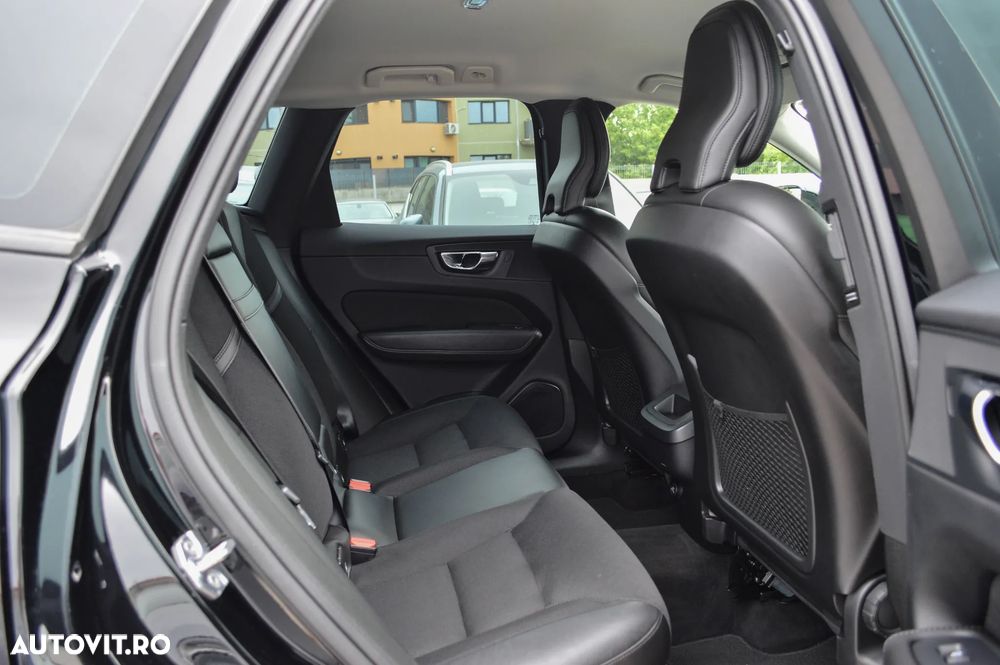 Volvo XC 60 D4 AWD Momentum - 31