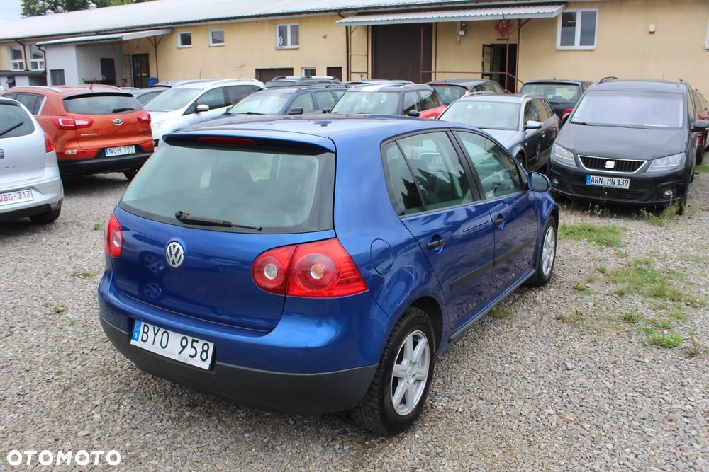 Volkswagen Golf V 1.6 Comfortline - 4
