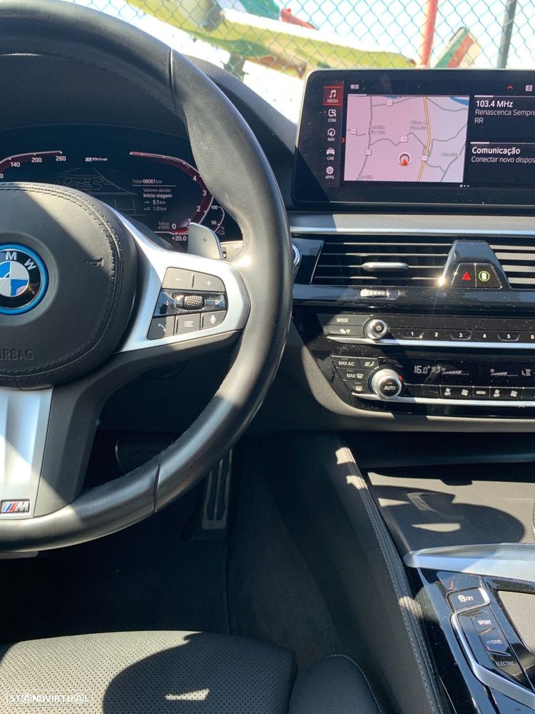 BMW 530 e Pack Desportivo M Pro - 36