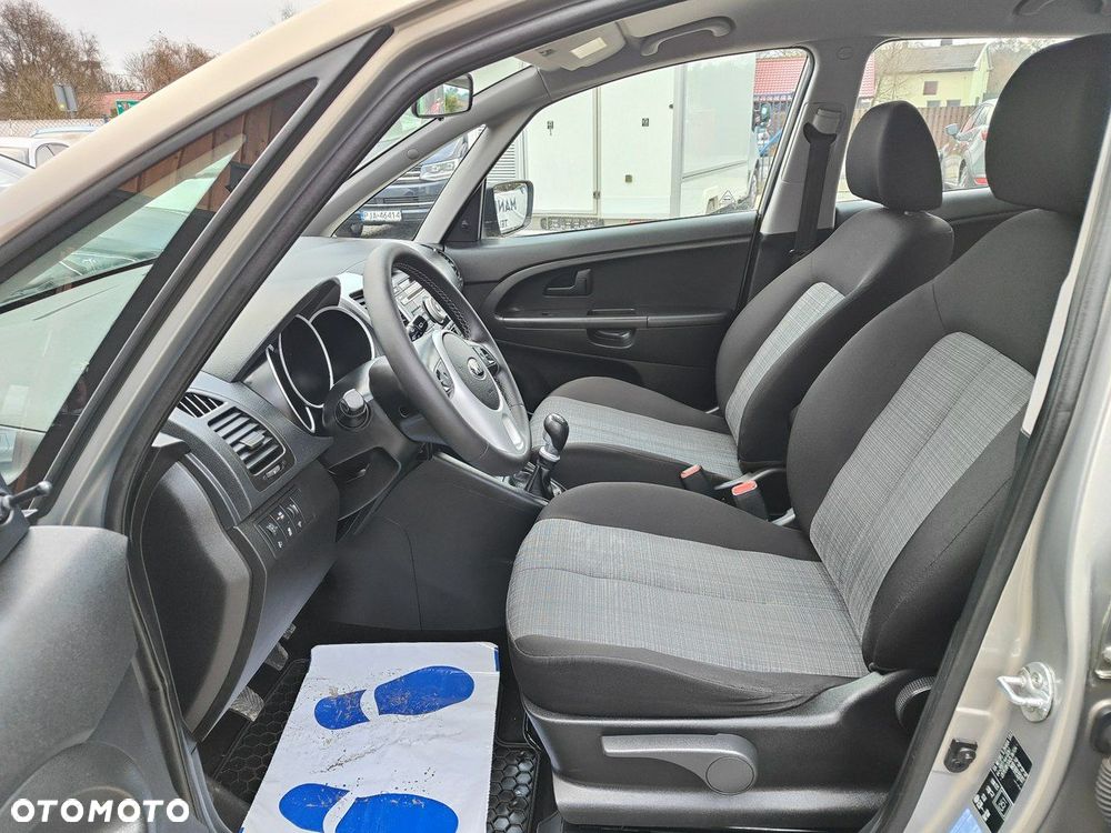 Kia Venga - 7