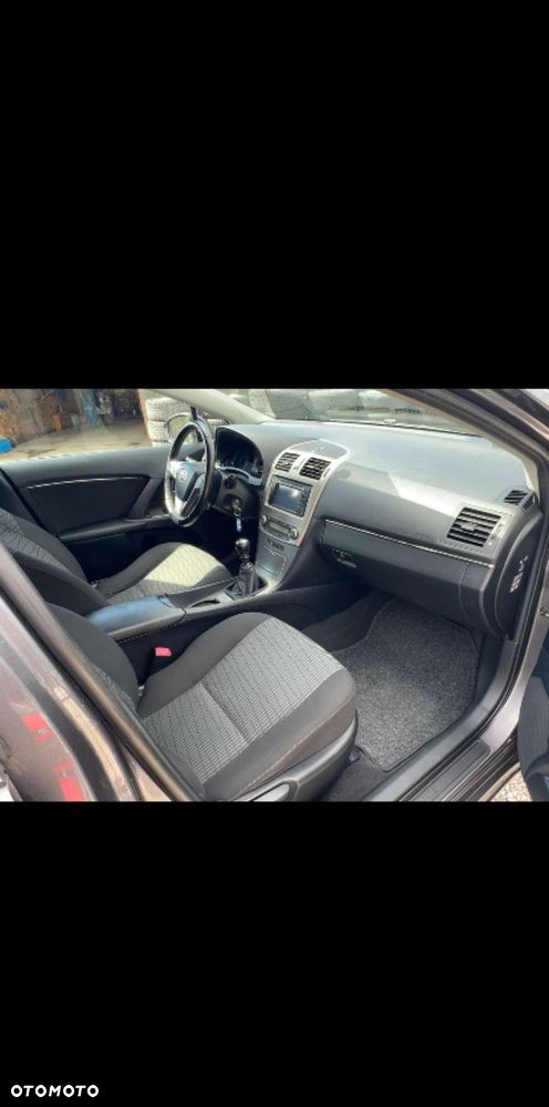 Toyota Avensis - 9