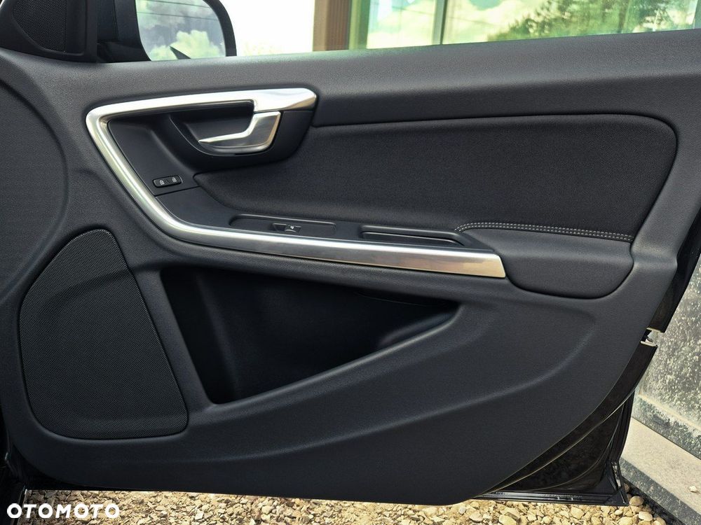 Volvo S60 D3 Momentum - 25