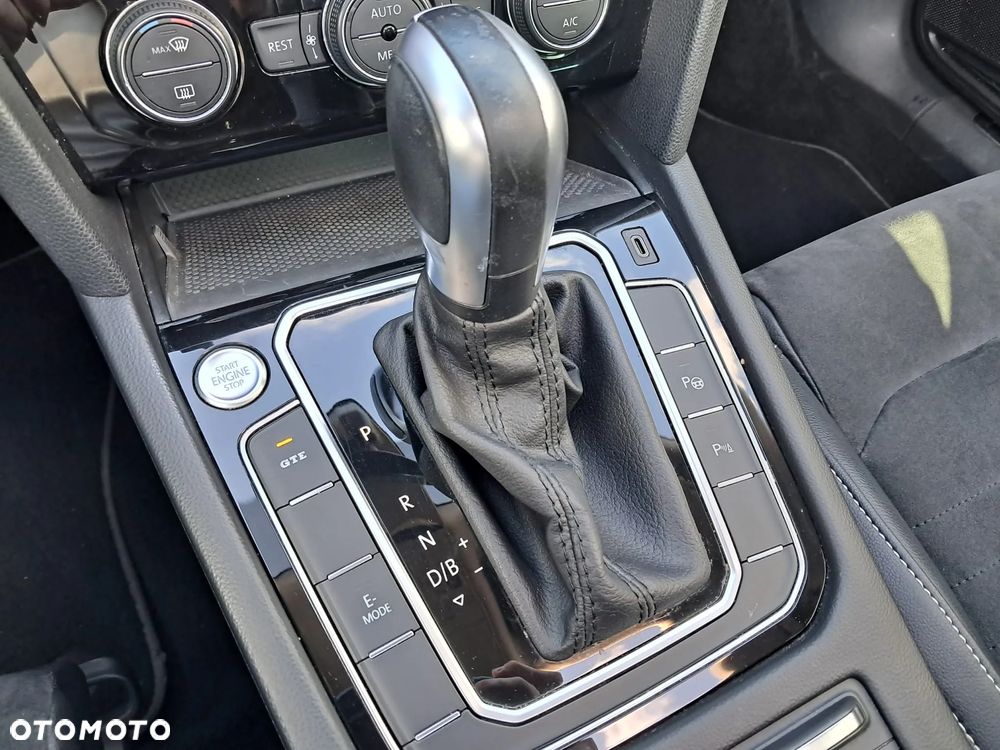 Volkswagen Passat 1.4 TSI Plug-In-Hybrid GTE - 22