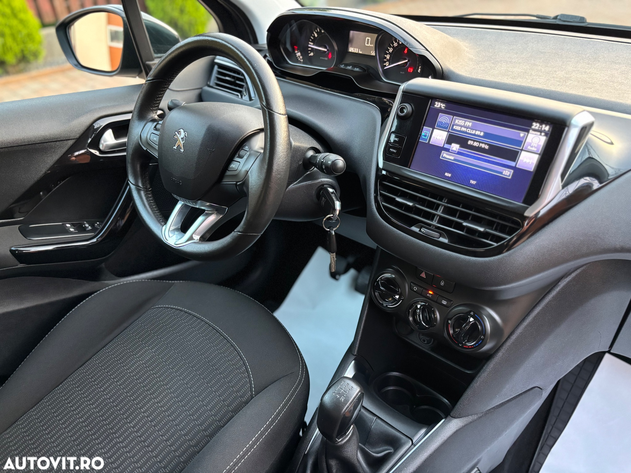 Peugeot 208 1.2 L PureTech Allure - 18