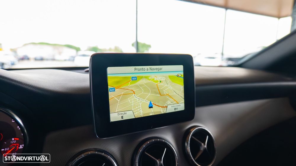 Mercedes-Benz CLA 200 d Shooting Brake Urban Aut. - 16