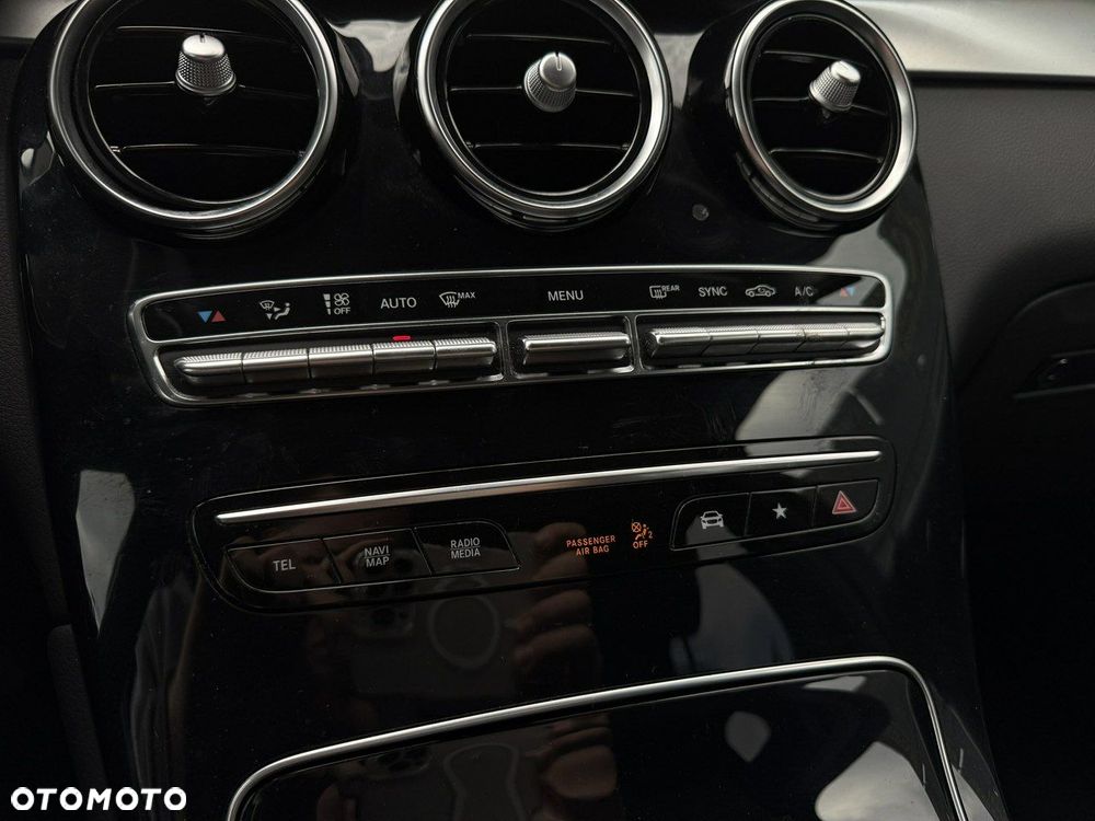 Mercedes-Benz GLC - 22