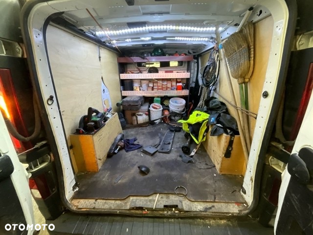 Renault Trafic - 12