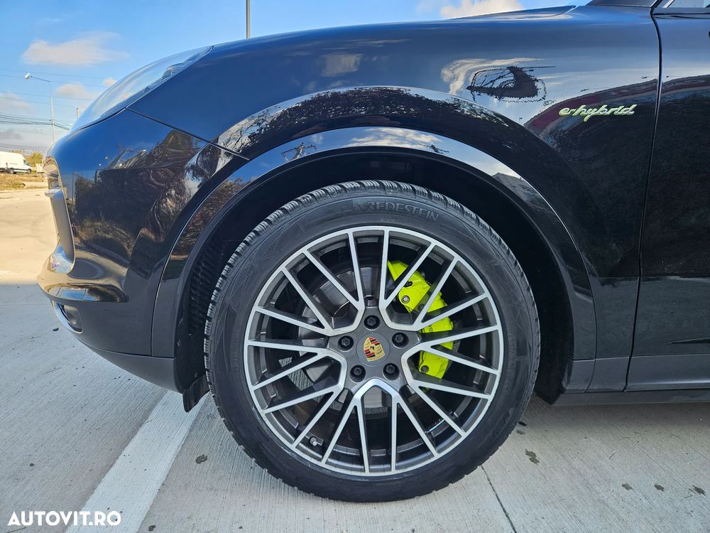 Porsche Cayenne Coupe E-Hybrid Tiptronic S Platinum Edition - 9