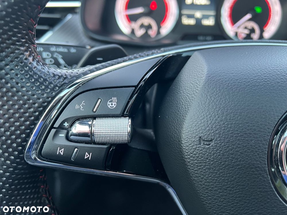 Skoda Kamiq 1.5 TSI Monte Carlo DSG - 33