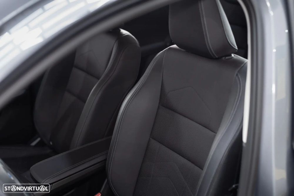 BMW 225xe Active Tourer e xDrive Line Luxury - 24