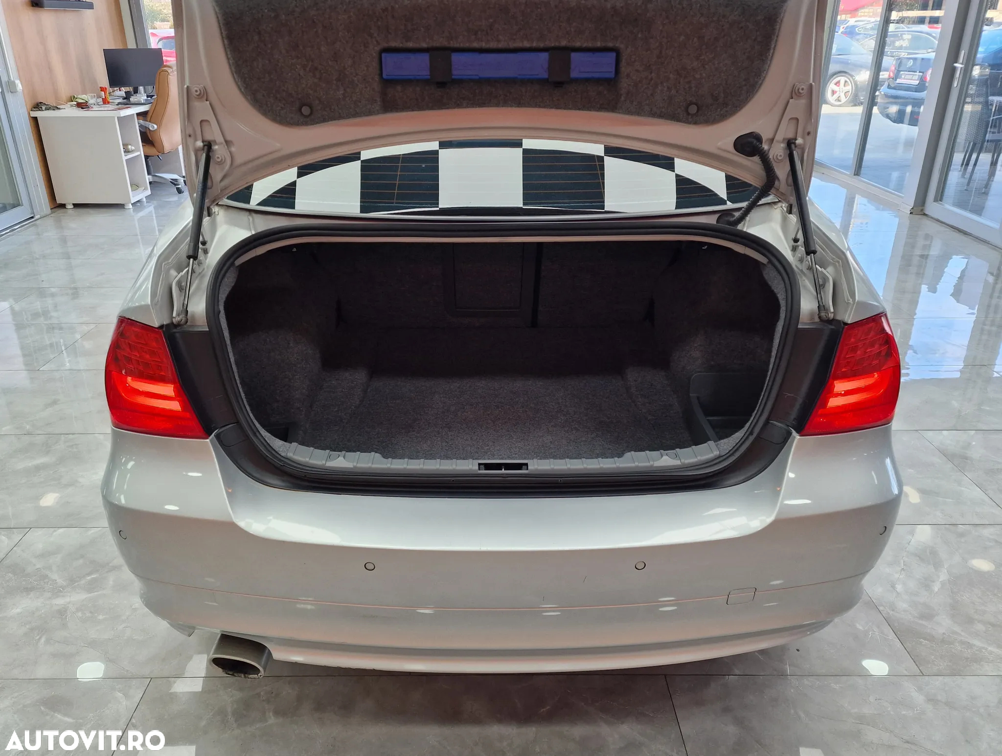 BMW Seria 3 316i - 12