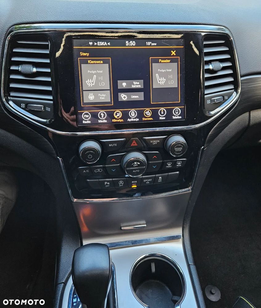 Jeep Grand Cherokee - 26