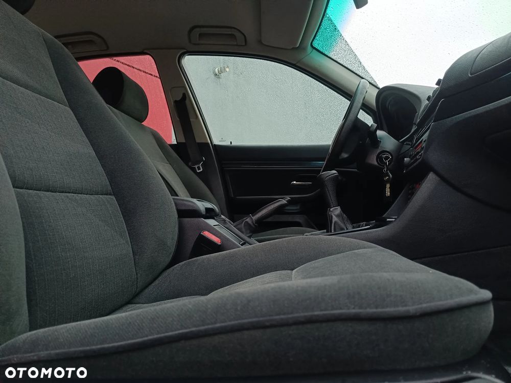 BMW Seria 5 523i - 29