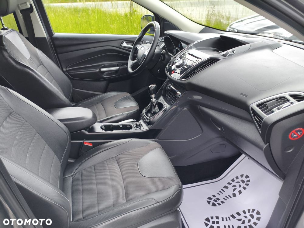 Ford Kuga 2.0 TDCi 4x4 Titanium - 36