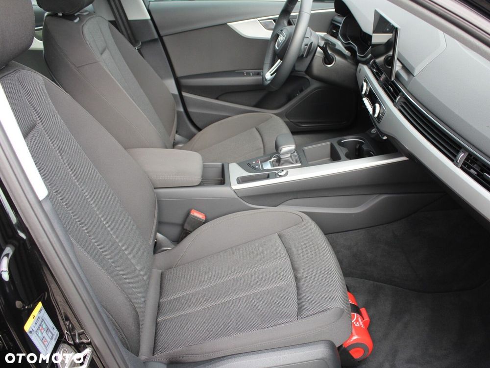 Audi A4 Limousine - 15