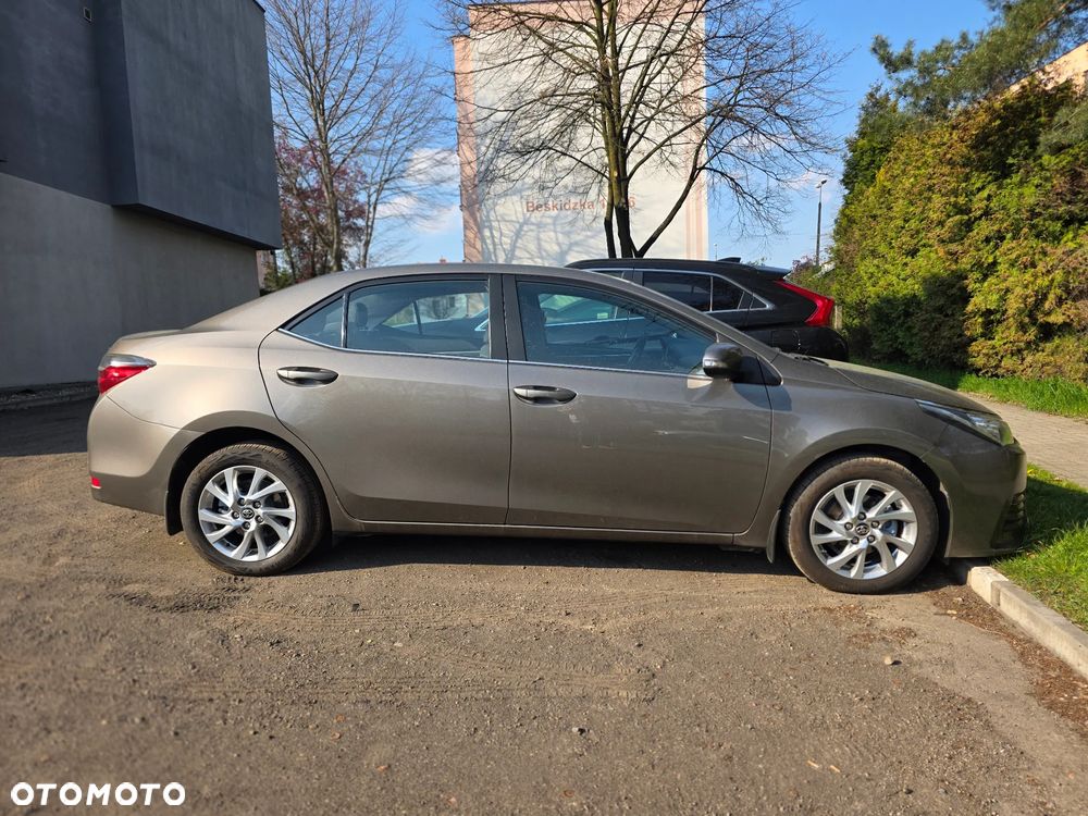 Toyota Corolla 1.6 Comfort - 9