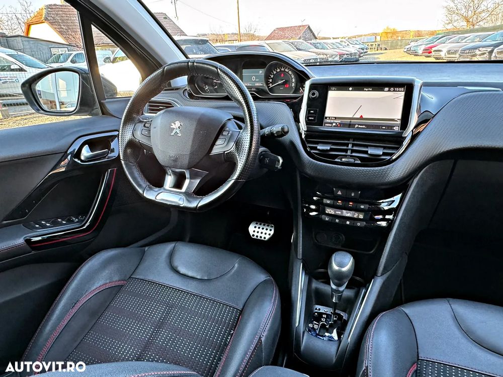 Peugeot 208 - 18