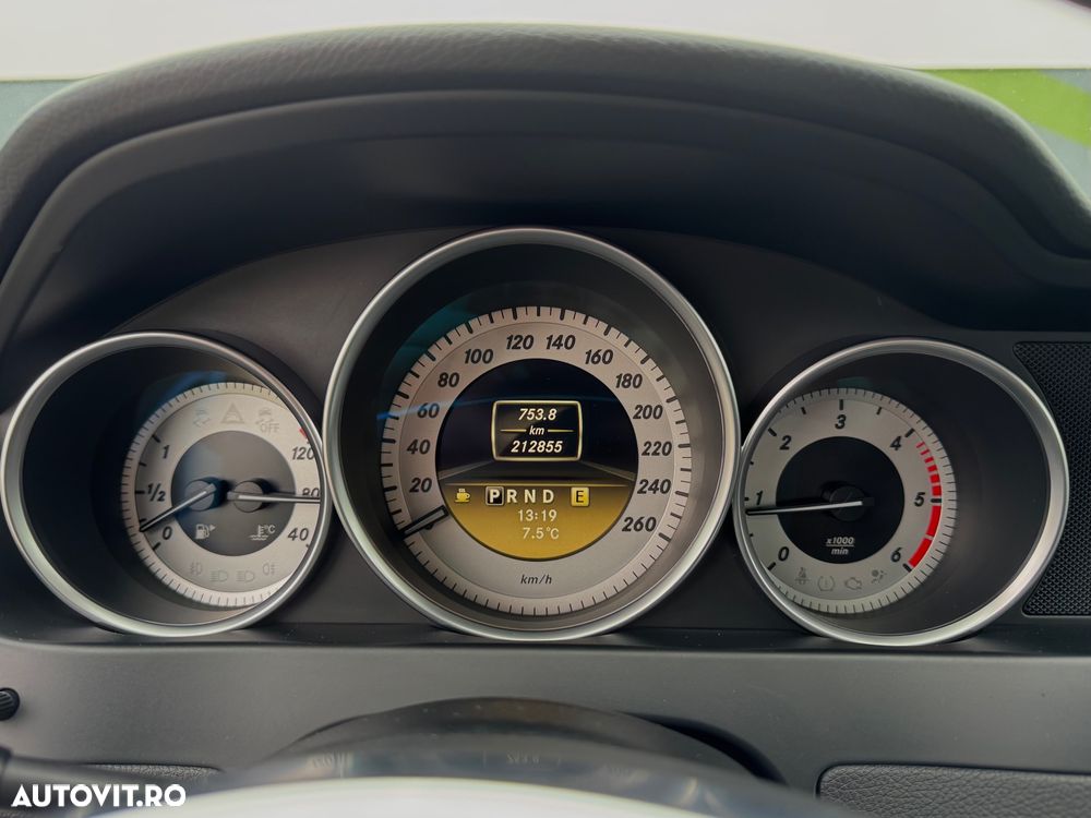 Mercedes-Benz C - 12