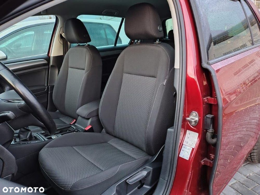 Volkswagen Golf - 11