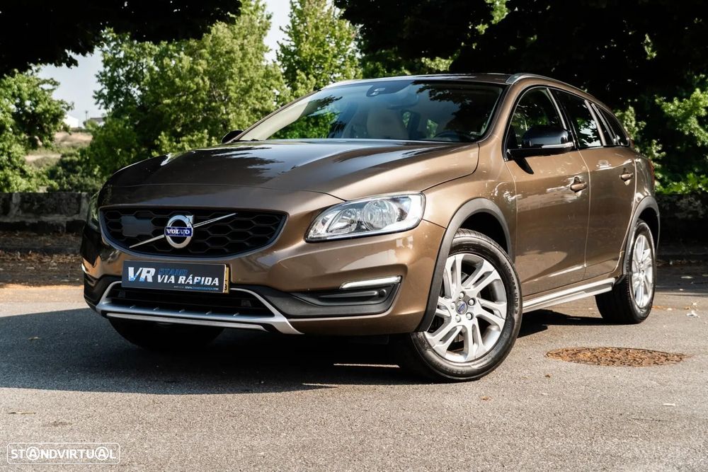 Volvo V60 Cross Country 2.0 D3 Momentum - 2