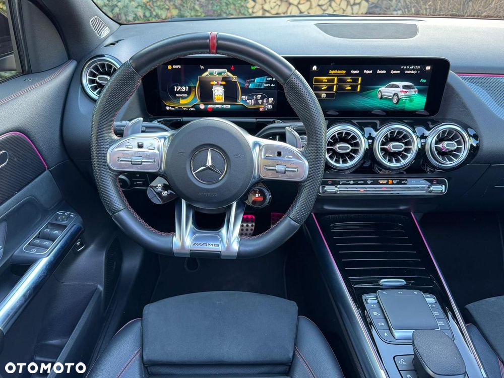 Mercedes-Benz GLA - 22