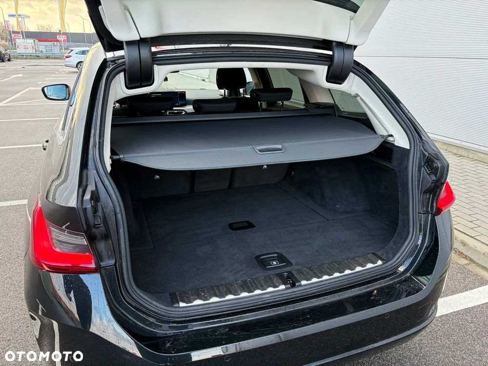 BMW Seria 3 318d Business Edition - 33