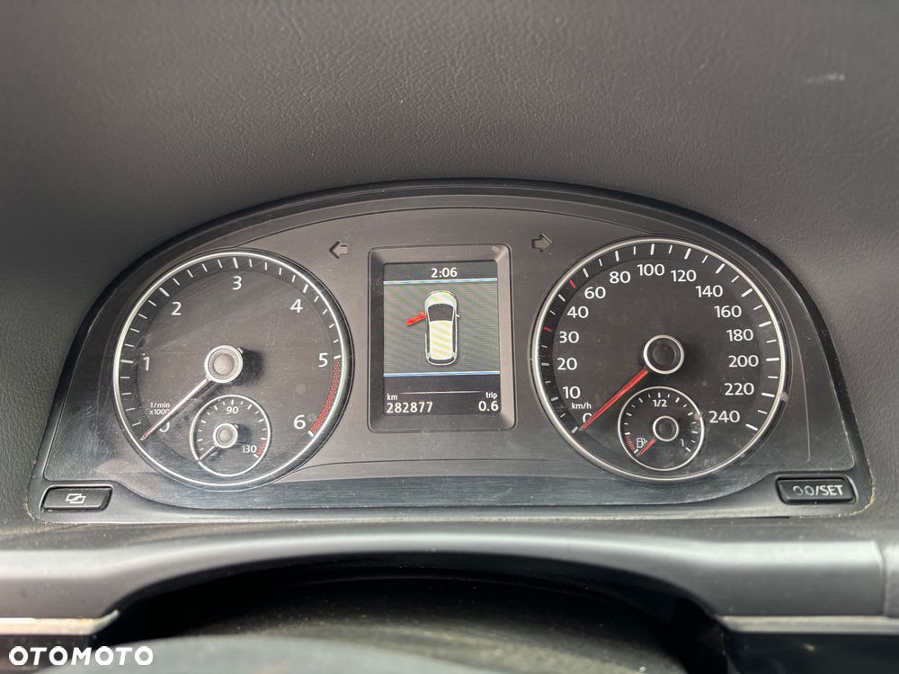 Volkswagen Touran - 21
