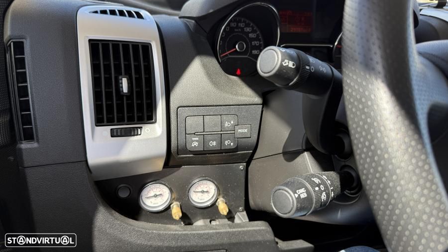 Dethleffs Globebus i1 GT black 160cv automatica - 10