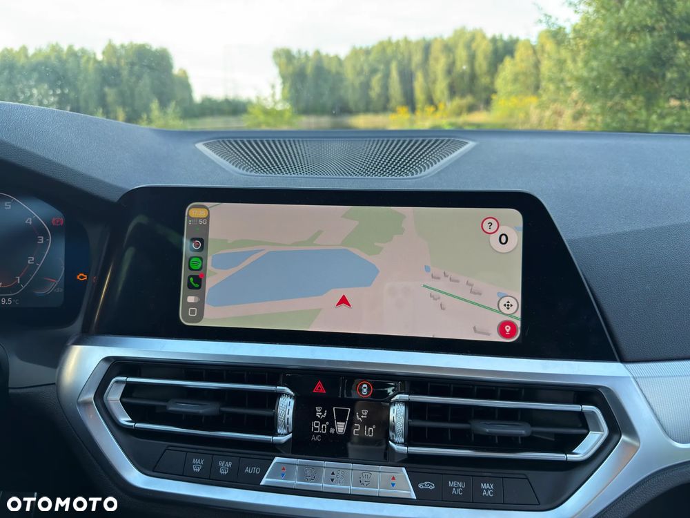 BMW Seria 3 318i M Sport - 15